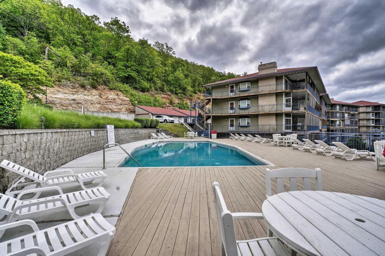 Waterfront Lake Ozark Condo With Deck And Pools Exterior foto